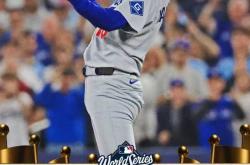 MLB世界大赛G7：又见再见双杀！道奇5-4逆转蓝鸟卫冕世界大赛冠军