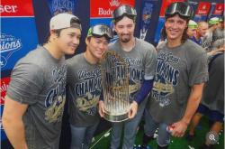 道奇队成功卫冕MLB世界大赛冠军引发争议：金钱棒球惹人厌？