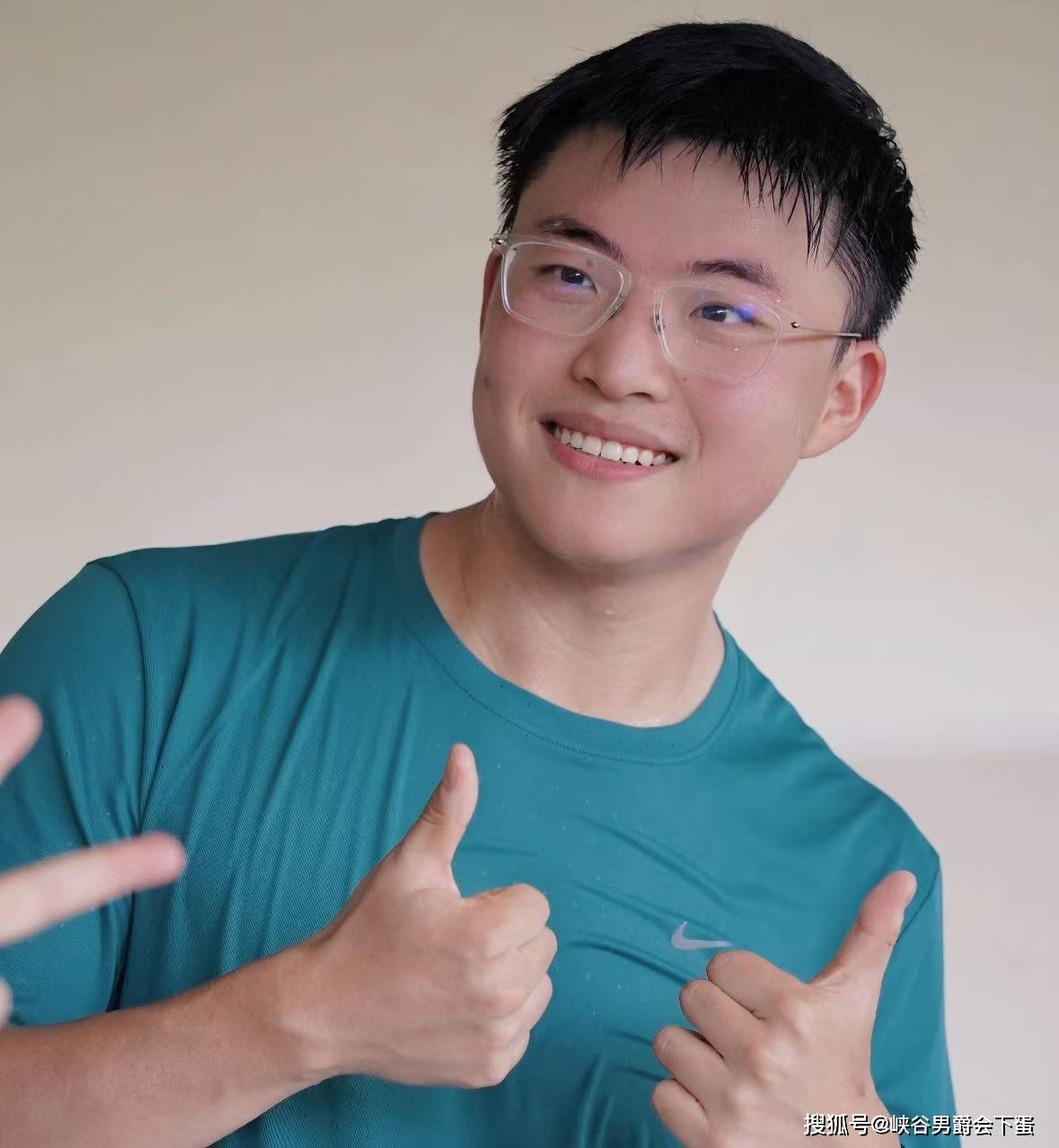 继“AG经理爱笑透露:明年Uzi有机会复出”后,教练朱开谈Uzi疯狂打排位原因:他在检测自己的实力,来确定到底能不能上场打比赛!