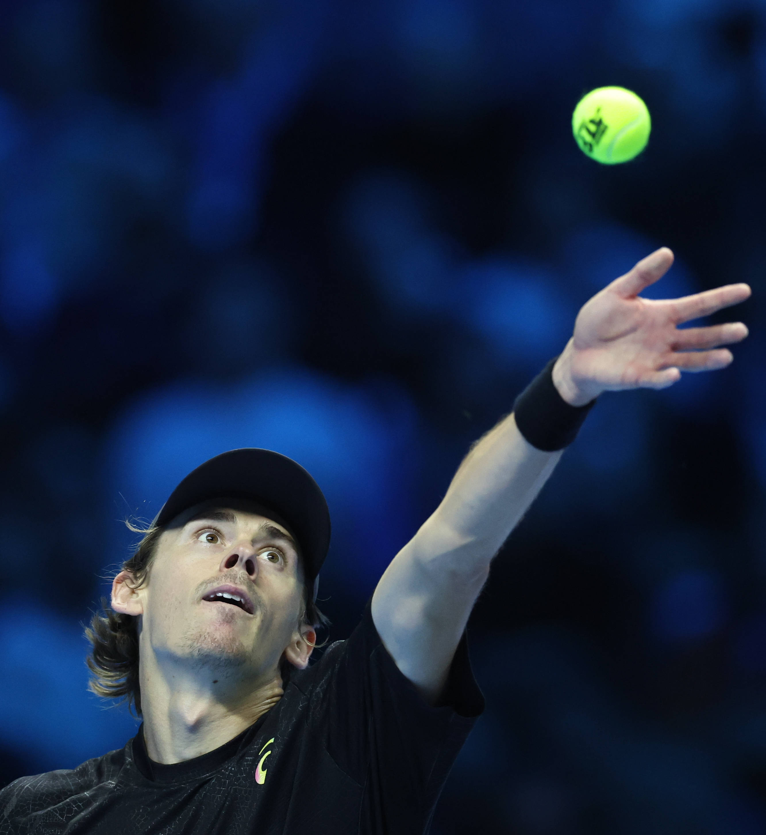 （体育）网球——ATP年终总决赛半决赛：辛纳胜德米纳尔