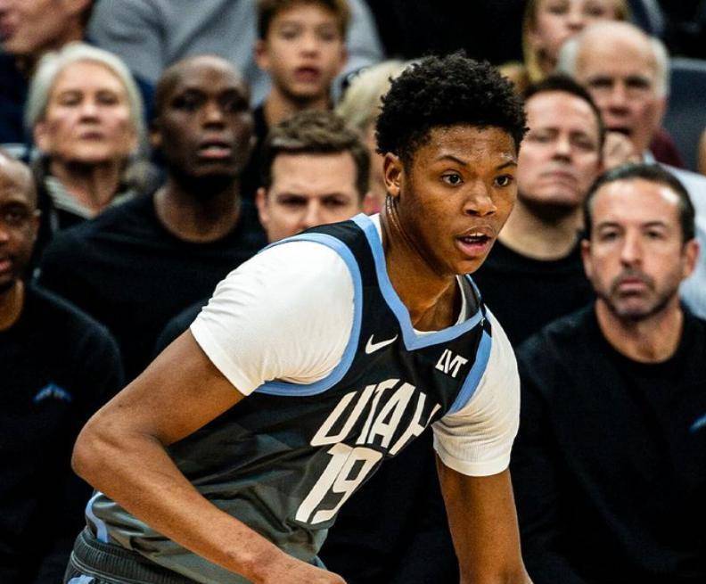 23胜1负+净胜388分!7主力缺席残阵雷霆一节打花比赛,爵士主场设备都被雷霆打冒烟